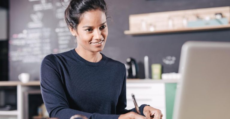 Como escolher um curso que realmente valoriza seu currículo